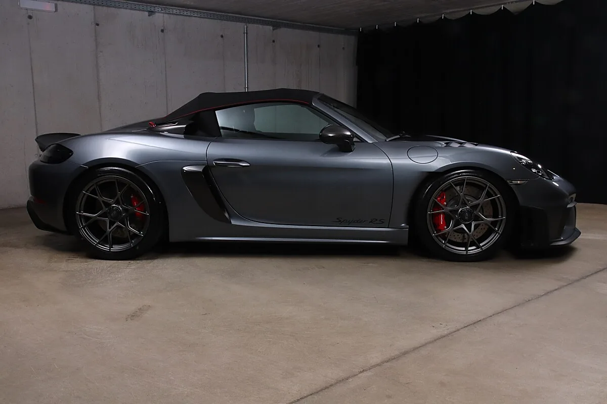 2024 Porsche 718 Spyder RS Weissach package offered by a specialist dealer in Unterweitersdorf, Austria, photo 4 of 15
