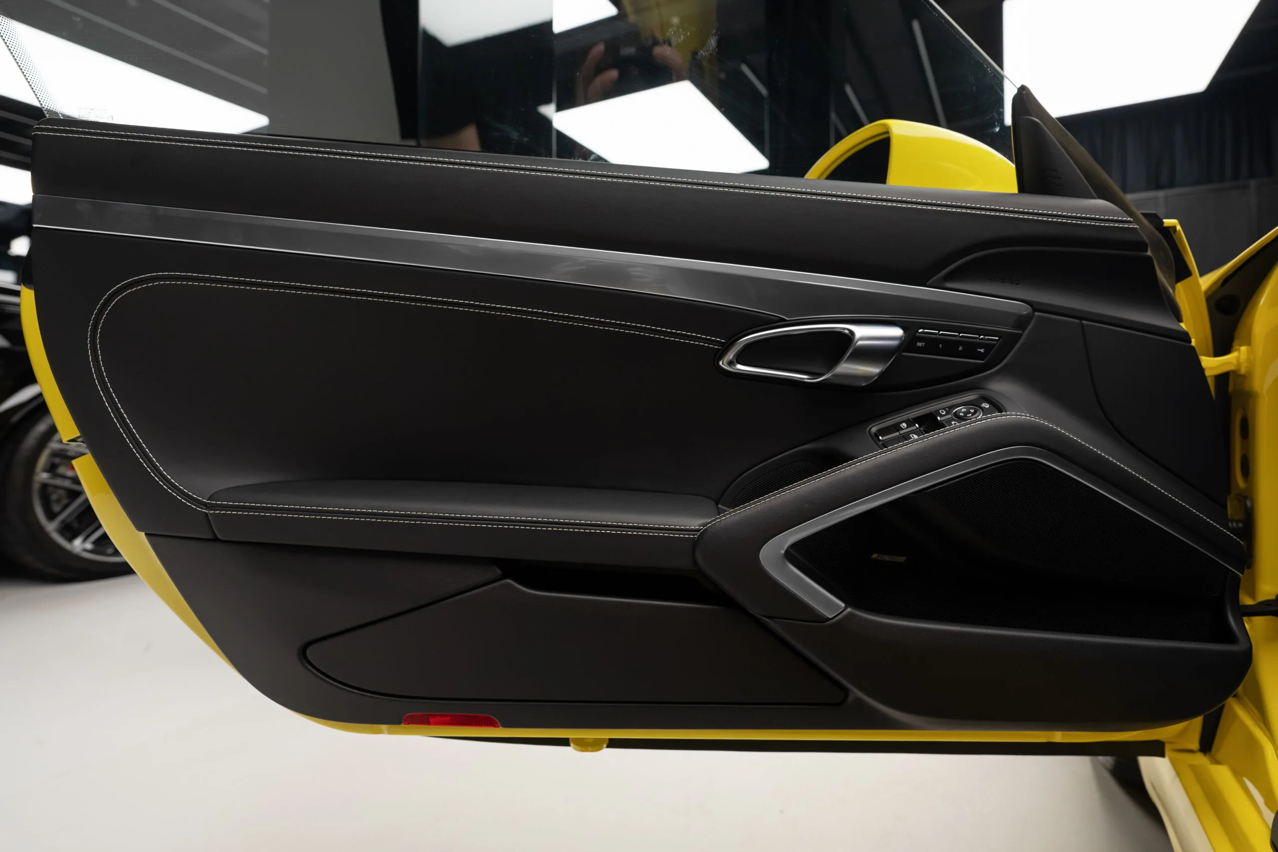 2024 Porsche 718 Cayman, 11/30