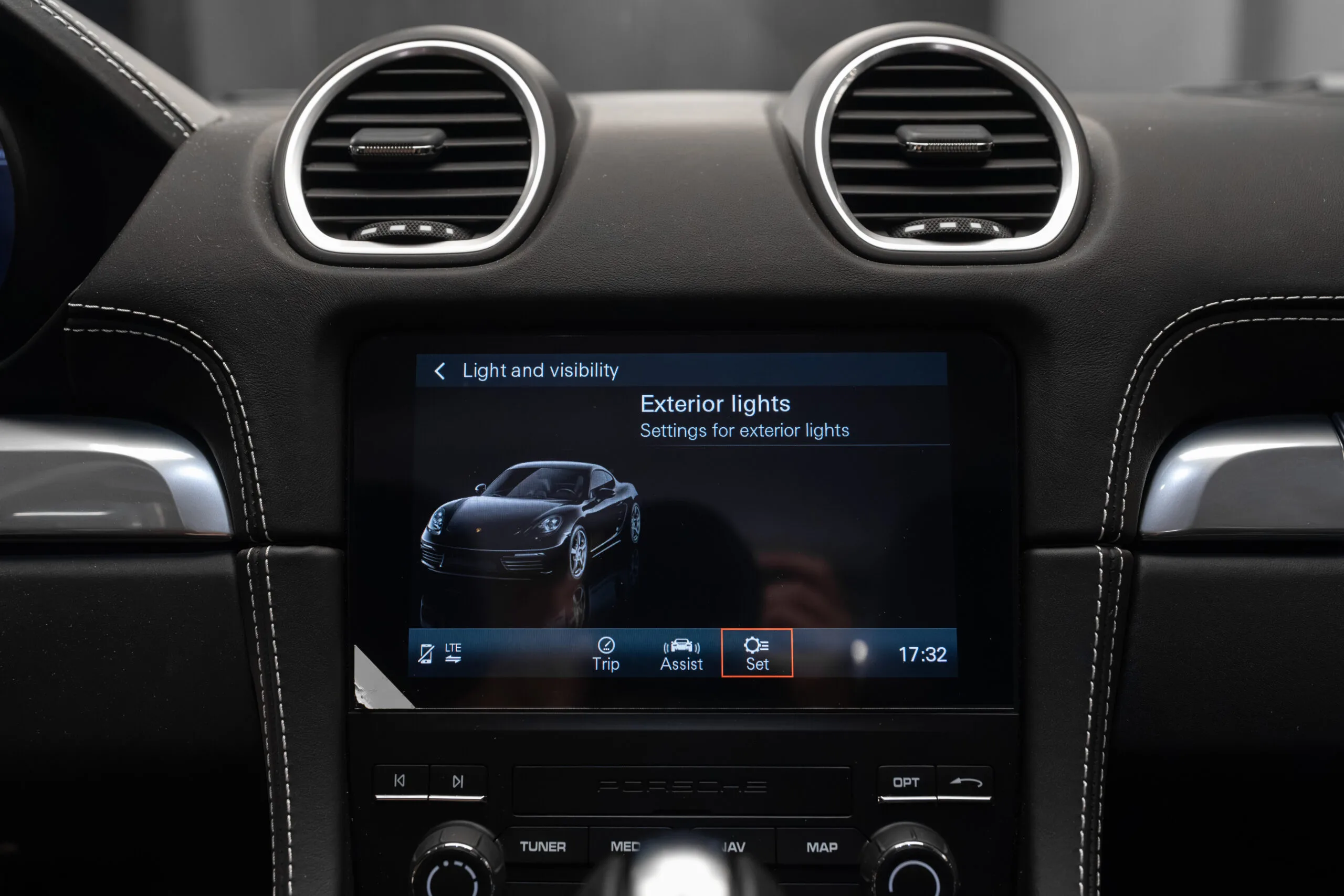 2024 Porsche 718 Cayman, 20/30