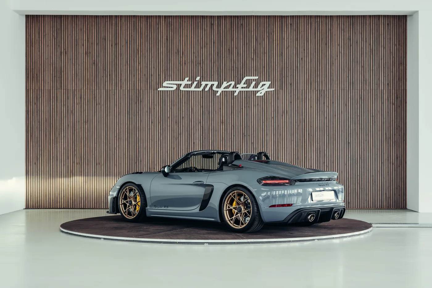 2024 Porsche 718 Spyder RS angeboten von einem Oldtimerspezialisten in Stuttgart, Deutschland, Foto 3 von 25