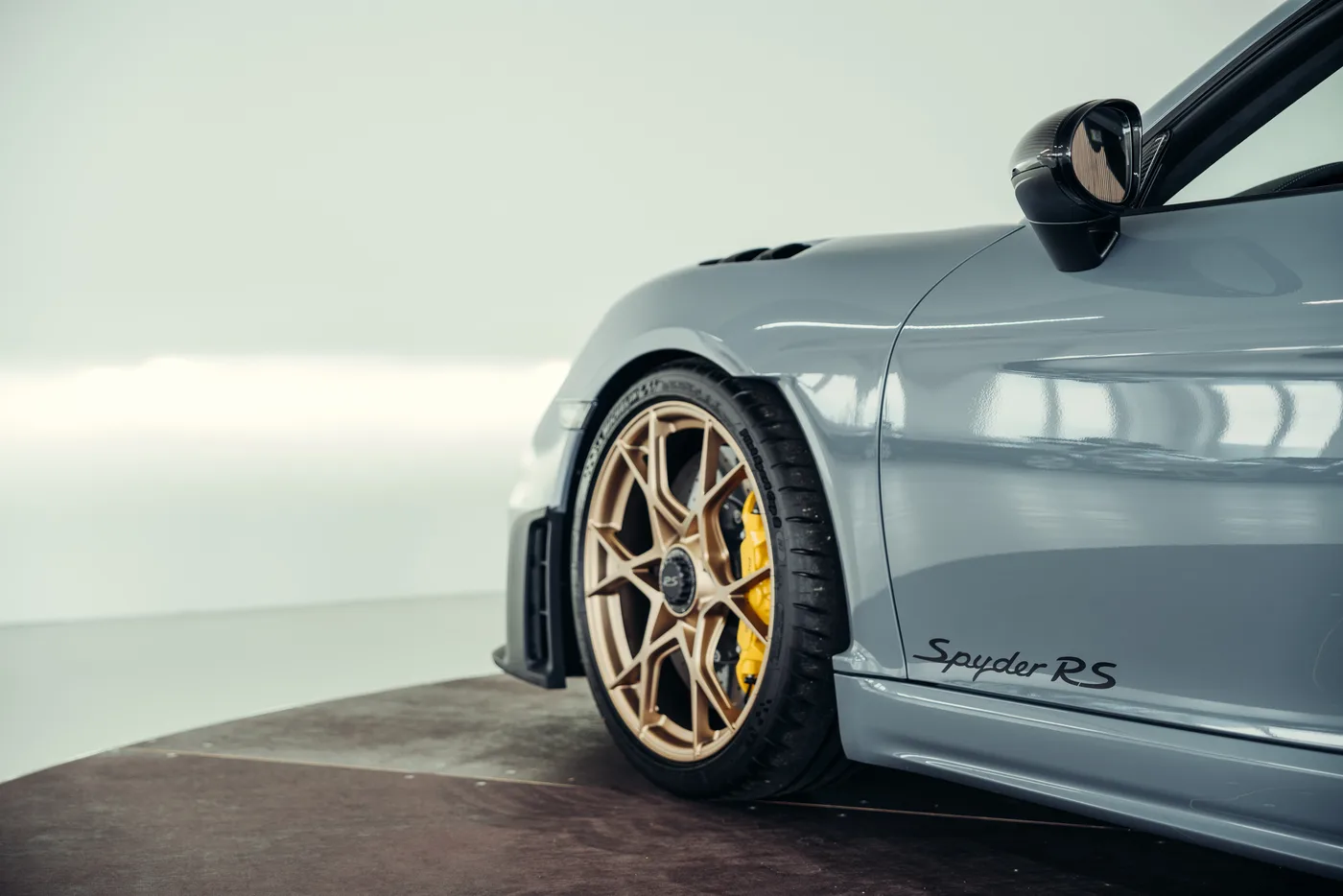 2024 Porsche 718 Spyder RS angeboten von einem Oldtimerspezialisten in Stuttgart, Deutschland, Foto 15 von 25