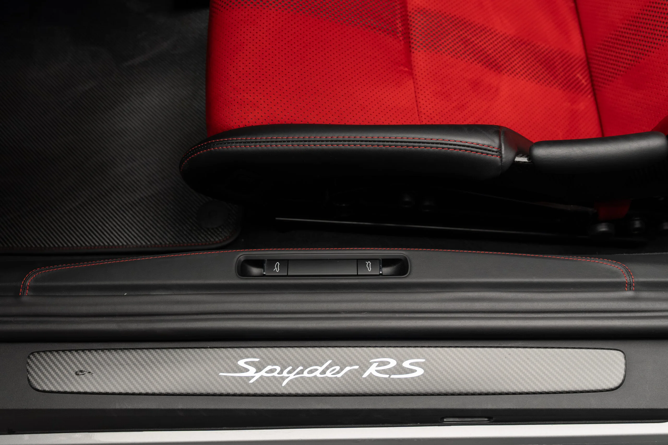 2024 Porsche 718 Spyder RS Weissach package, 15/30