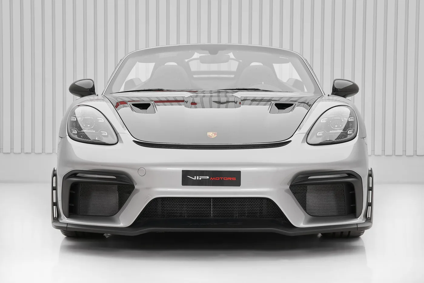 2024 Porsche 718 Spyder RS Weissach package proposée par un concessionnaire spécialisé à Dubai, Émirats arabes unis, photo 2 sur 10
