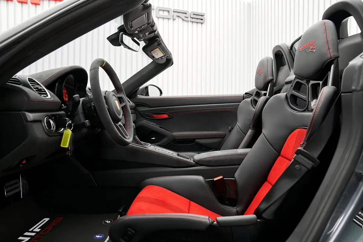 2024 Porsche 718 Spyder RS Weissach, 16/17