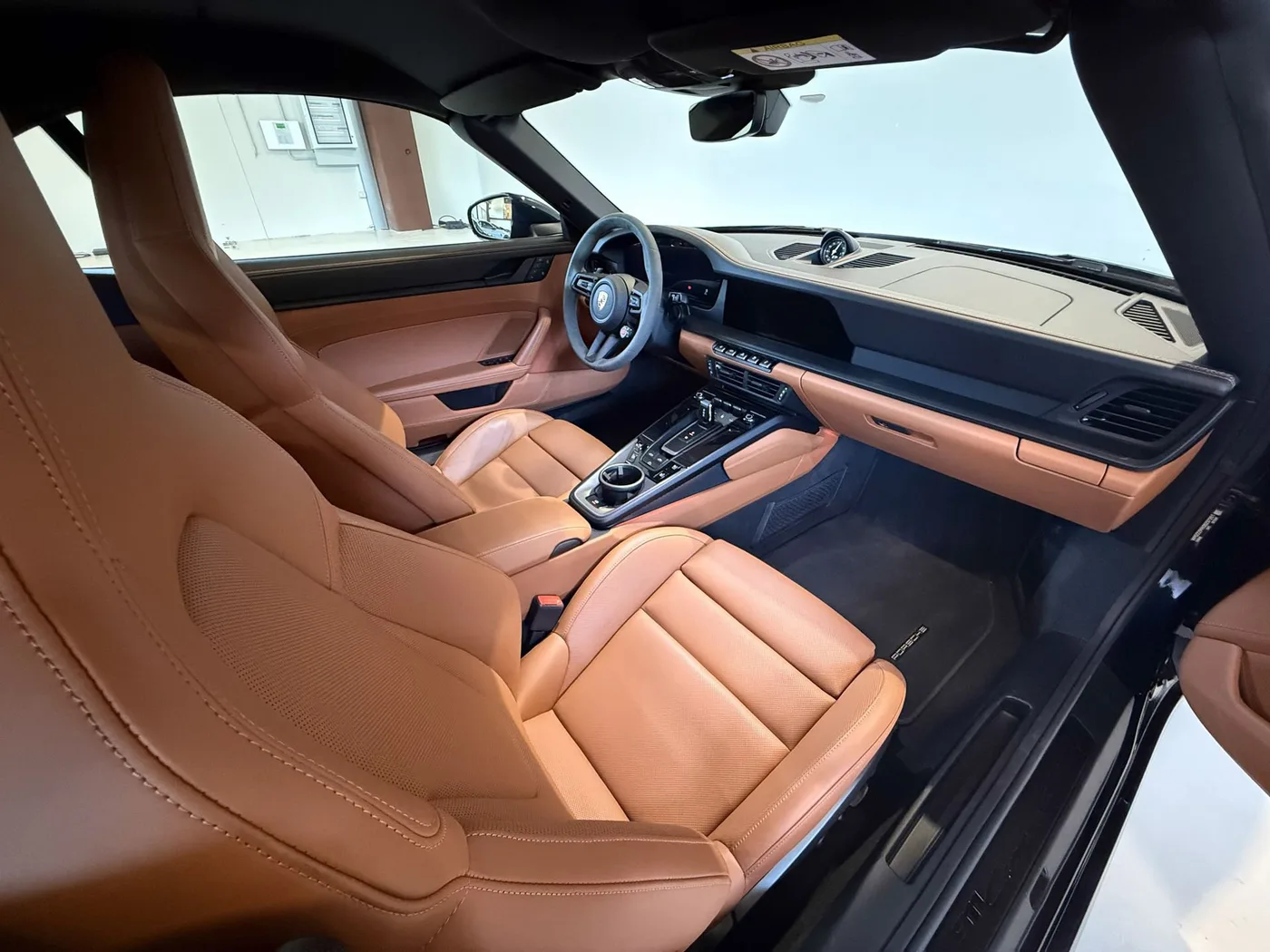 2024 Porsche 911 Carrera 4 GTS Cabriolet offered by a specialist dealer in Lucca, Italy, photo 13 of 25