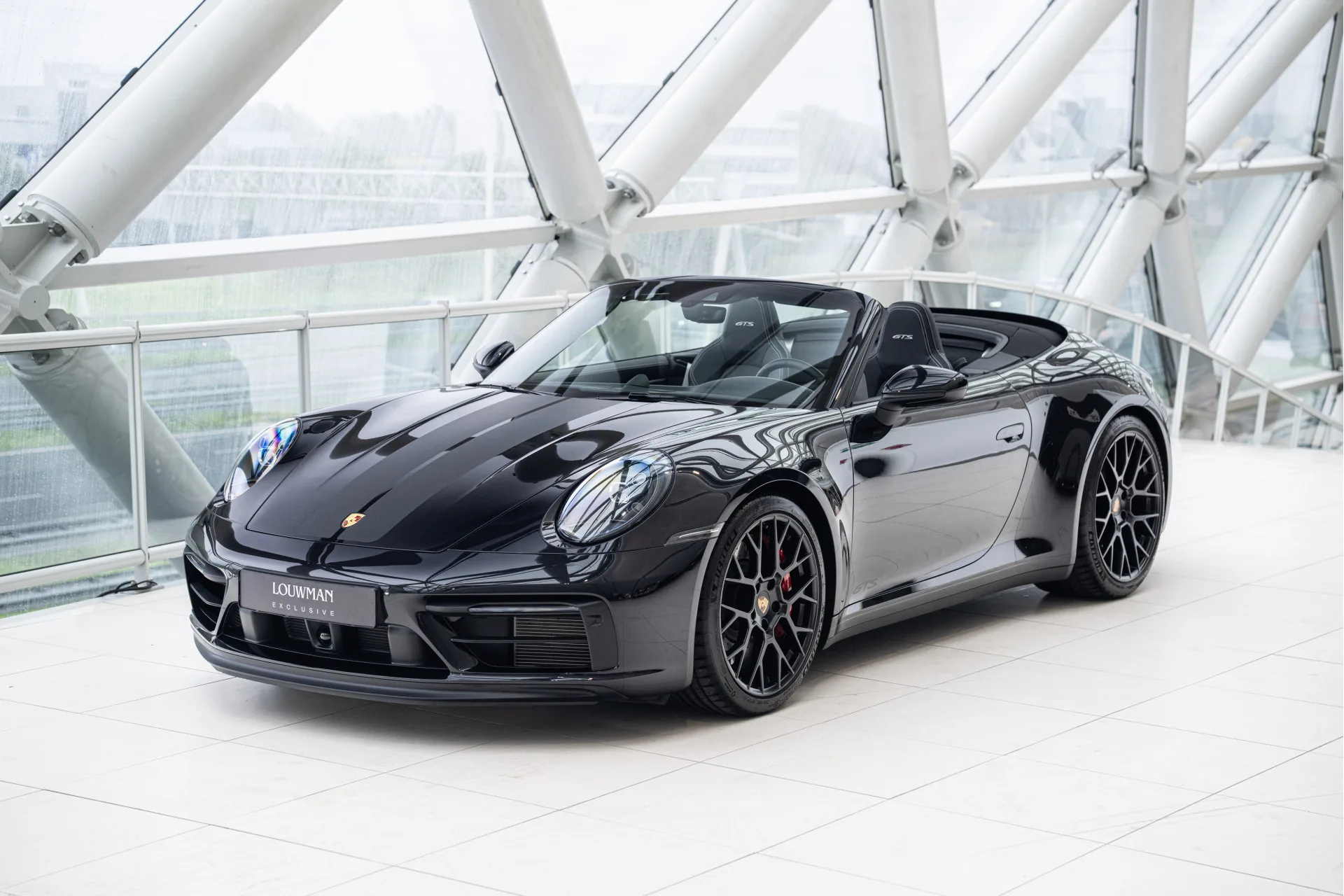 2024 Porsche 911 Carrera 4 GTS Cabriolet, 2/30
