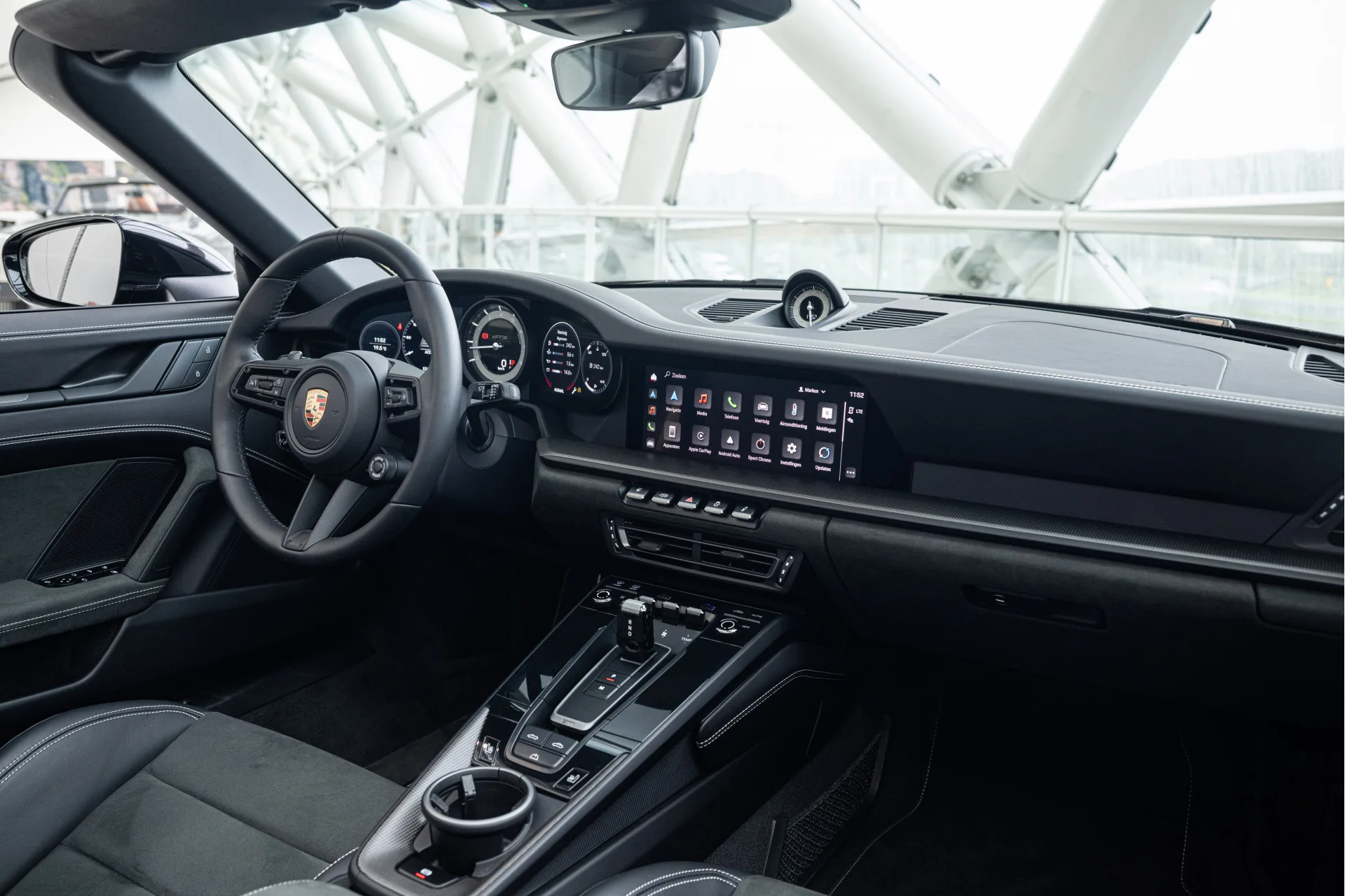 2024 Porsche 911 Carrera 4 GTS Cabriolet, 4/30