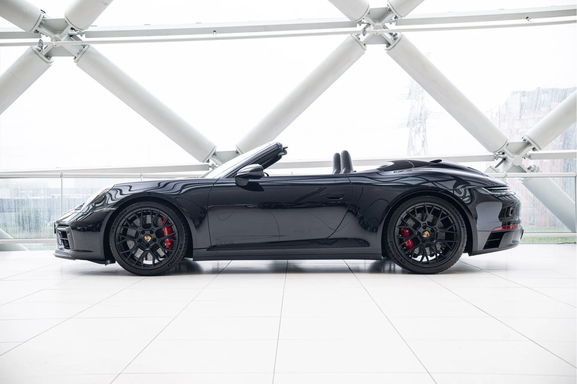 2024 Porsche 911 Carrera 4 GTS Cabriolet, 5/30