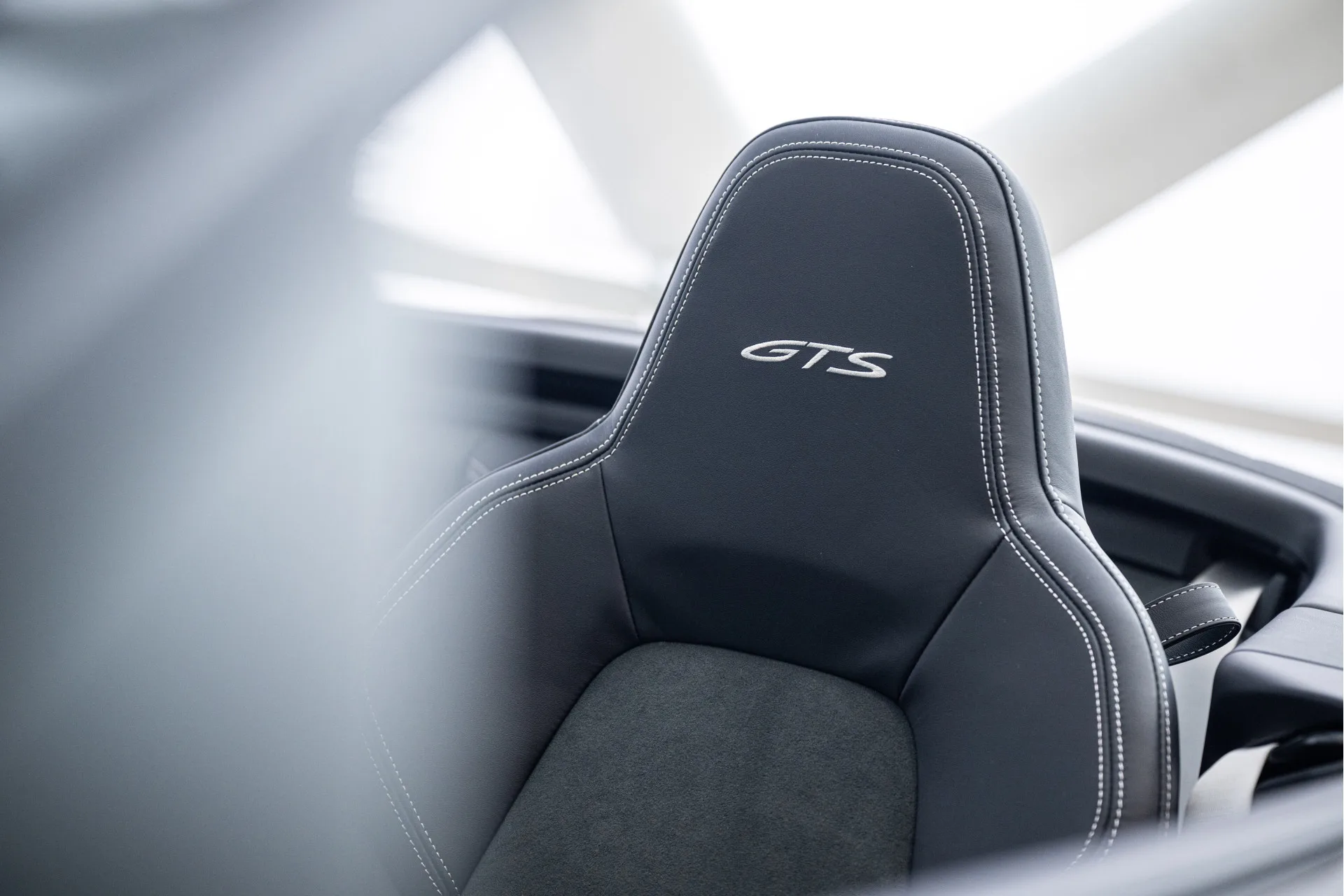 2024 Porsche 911 Carrera 4 GTS Cabriolet, 16/30