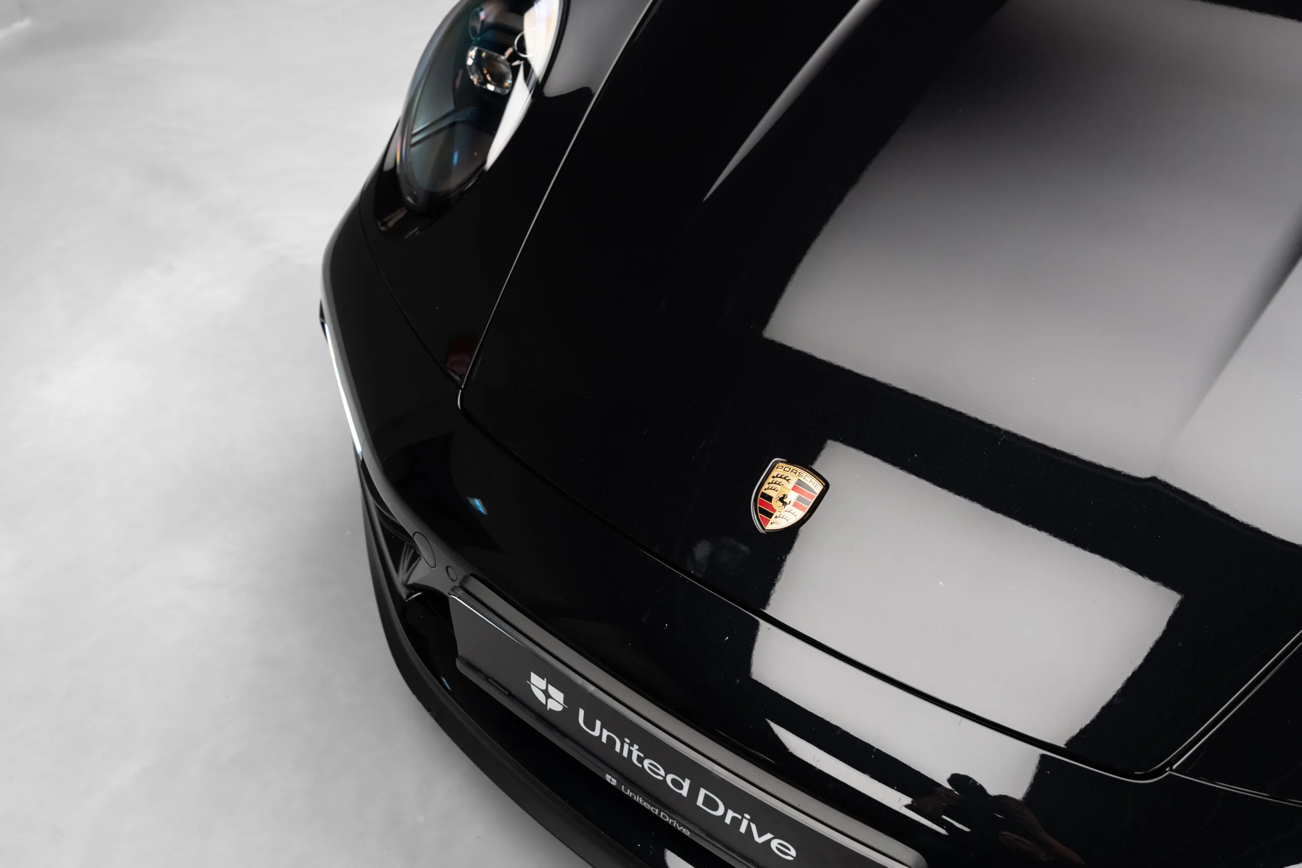 2024 Porsche 911 Carrera 4 GTS, 6/30
