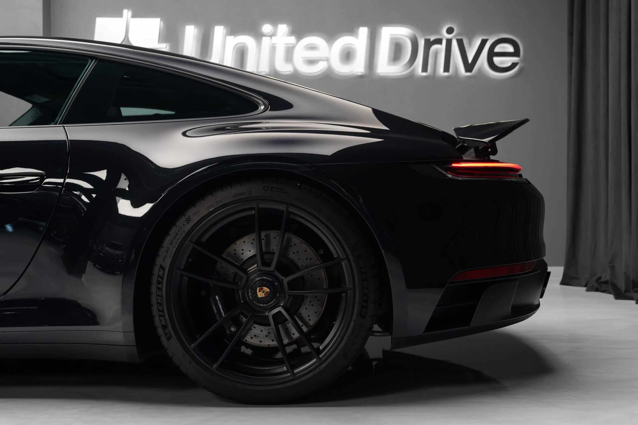 2024 Porsche 911 Carrera 4 GTS, 9/30