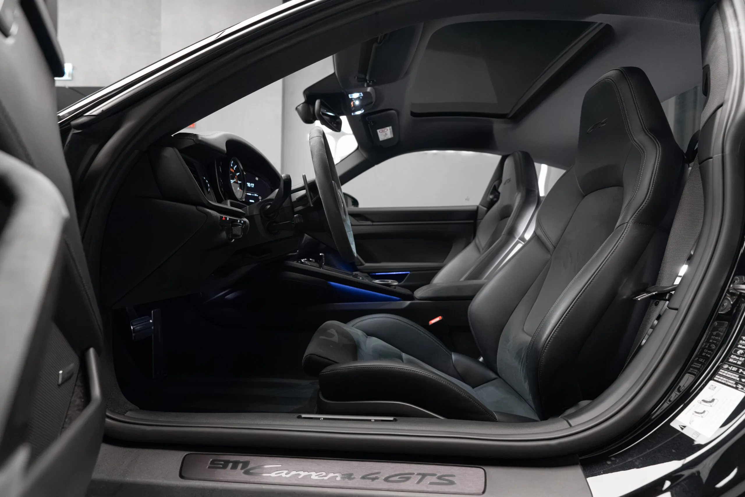 2024 Porsche 911 Carrera 4 GTS, 15/30