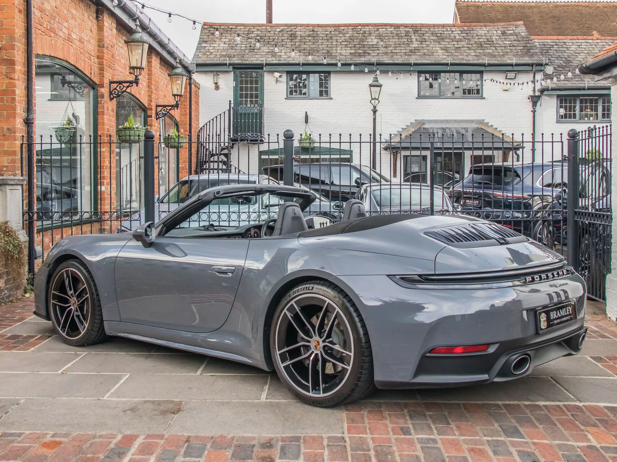 2024 Porsche 911 Carrera Cabriolet, 7/22