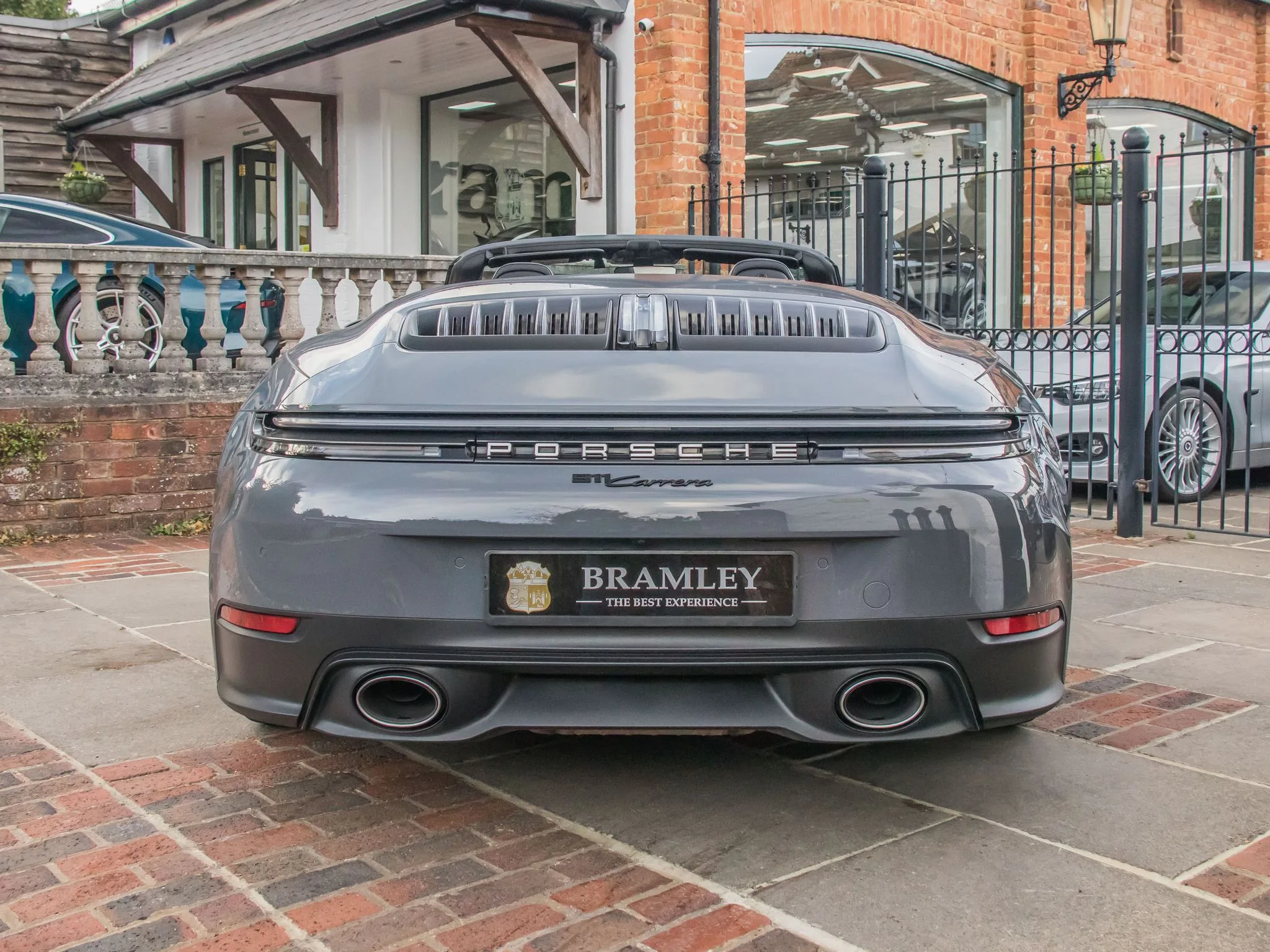 2024 Porsche 911 Carrera Cabriolet, 8/22