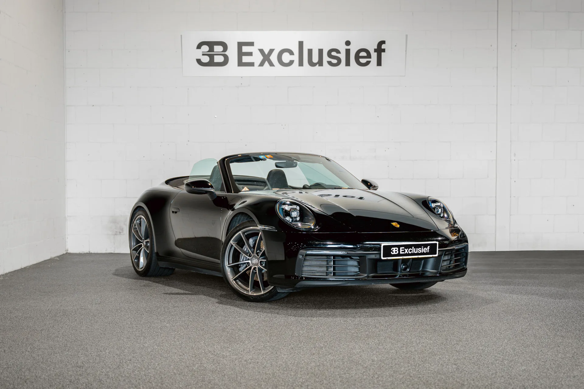 2024 Porsche 911 Carrera Cabriolet angeboten von einem Fachhändler in Rotterdam, Niederlande, Hauptfoto