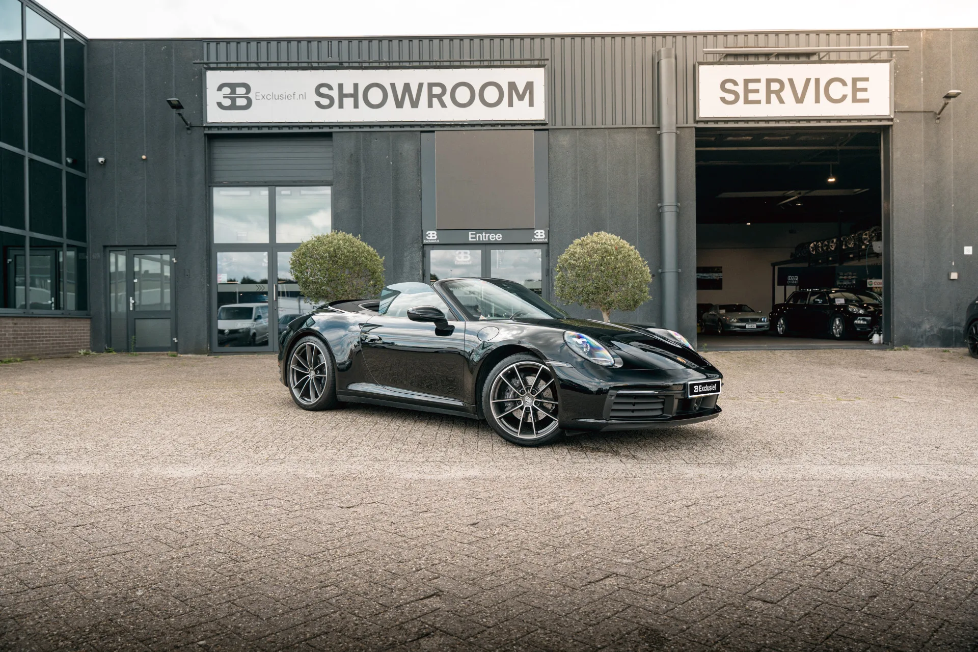 2024 Porsche 911 Carrera Cabriolet, 2/30