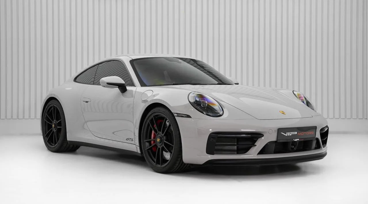 2024 Porsche 911 Carrera GTS angeboten von einem Fachhändler in Dubai, Vereinigte Arabische Emirate, Hauptfoto