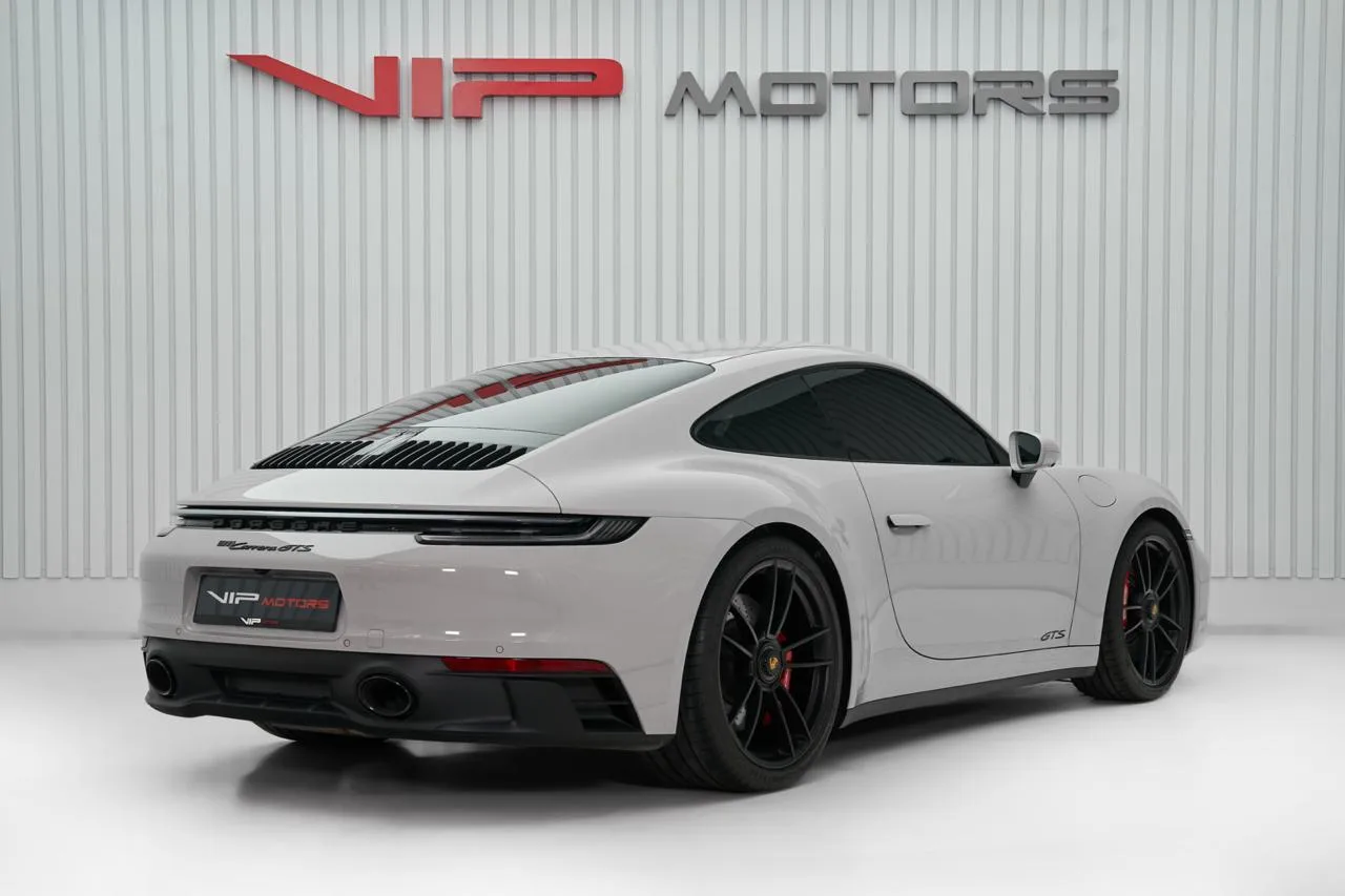 2024 Porsche 911 Carrera GTS, 6/12