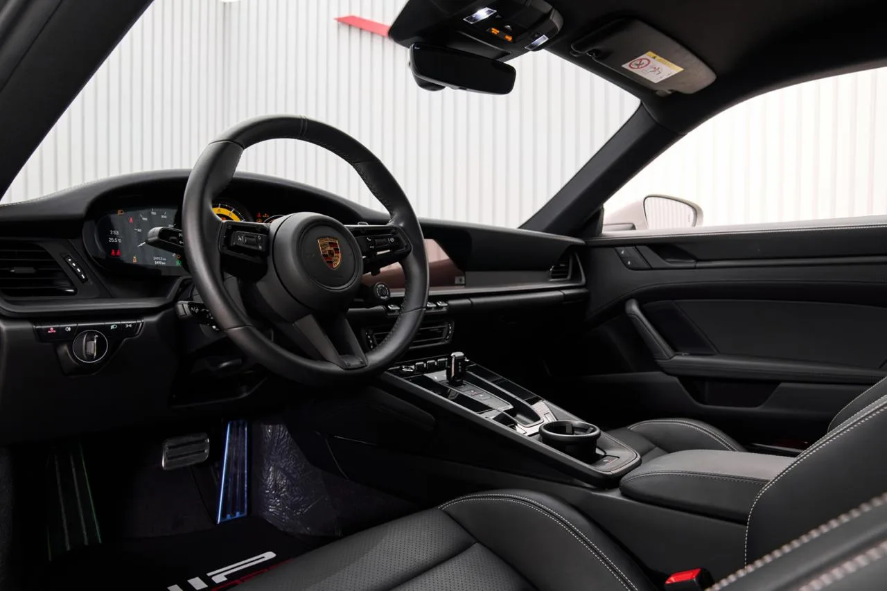 2024 Porsche 911 Carrera GTS, 9/12