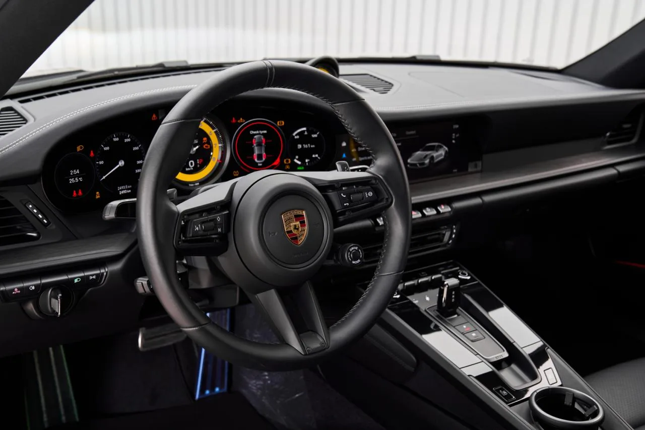 2024 Porsche 911 Carrera GTS, 10/12