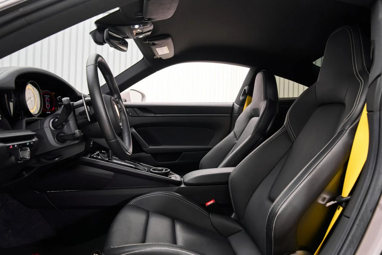 2024 Porsche 911 Carrera GTS, 11/12