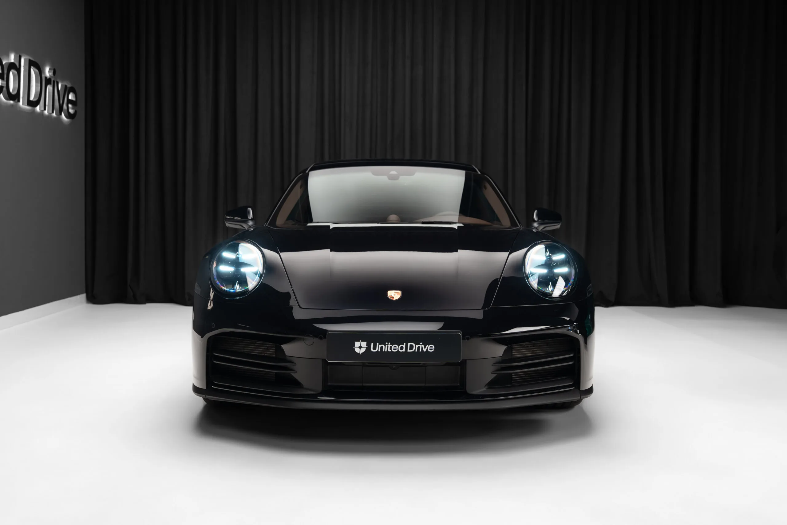 2024 Porsche 911 Carrera, 2/30