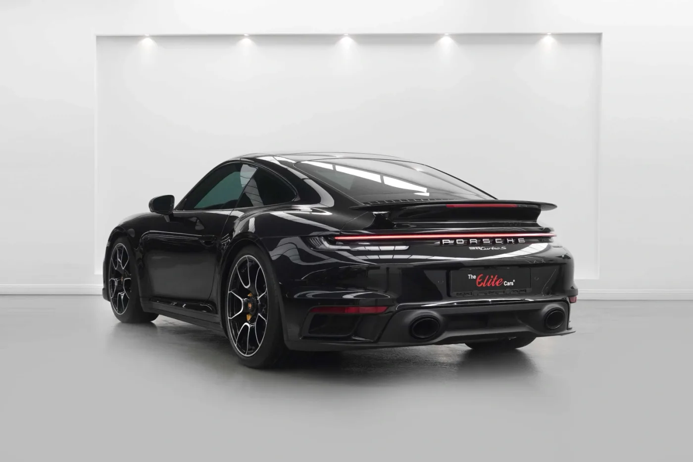 2024 Porsche 911 Turbo S angeboten von einem Fachhändler in Dubai, Vereinigte Arabische Emirate, Foto 5 von 10