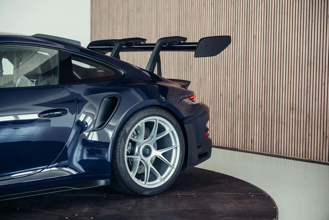 2024 Porsche 911 GT3 RS proposée par un spécialiste de la voiture de collection à Stuttgart, Allemagne, photo 13 sur 25