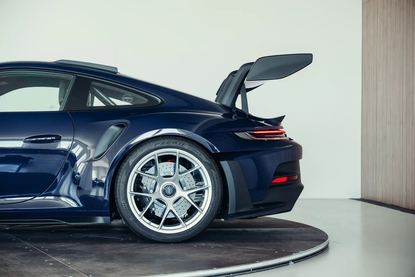 2024 Porsche 911 GT3 RS proposée par un spécialiste de la voiture de collection à Stuttgart, Allemagne, photo 14 sur 25