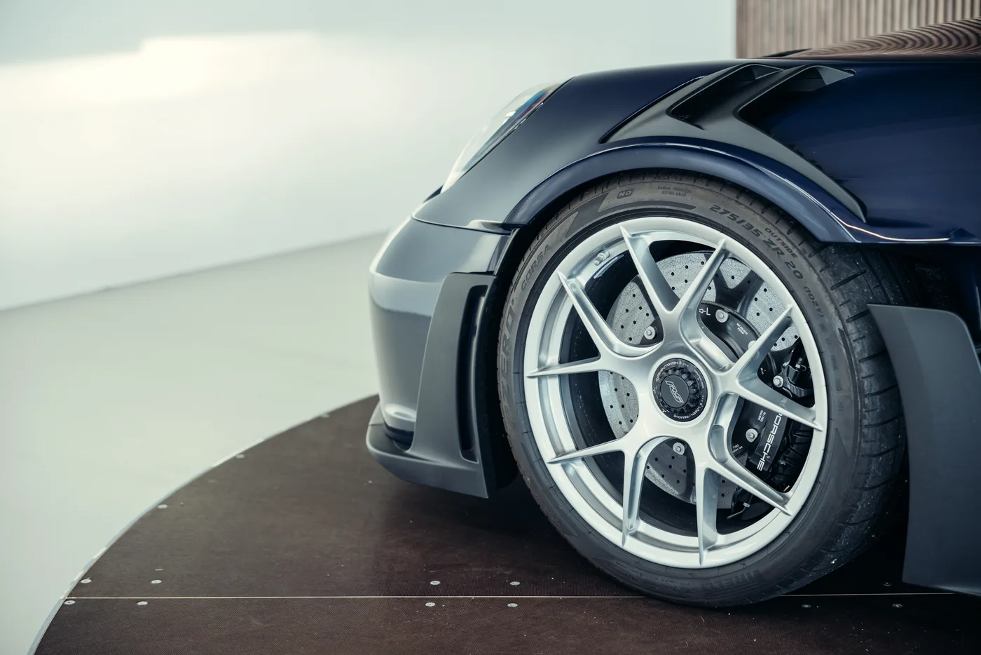 2024 Porsche 911 GT3 RS proposée par un spécialiste de la voiture de collection à Stuttgart, Allemagne, photo 18 sur 25
