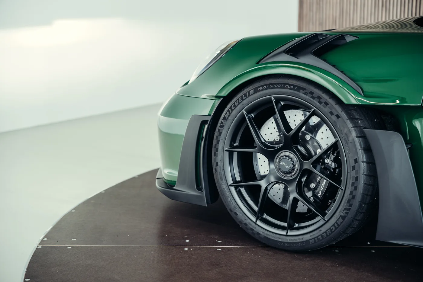 2024 Porsche 911 GT3 RS proposée par un spécialiste de la voiture de collection à Stuttgart, Allemagne, photo 17 sur 25