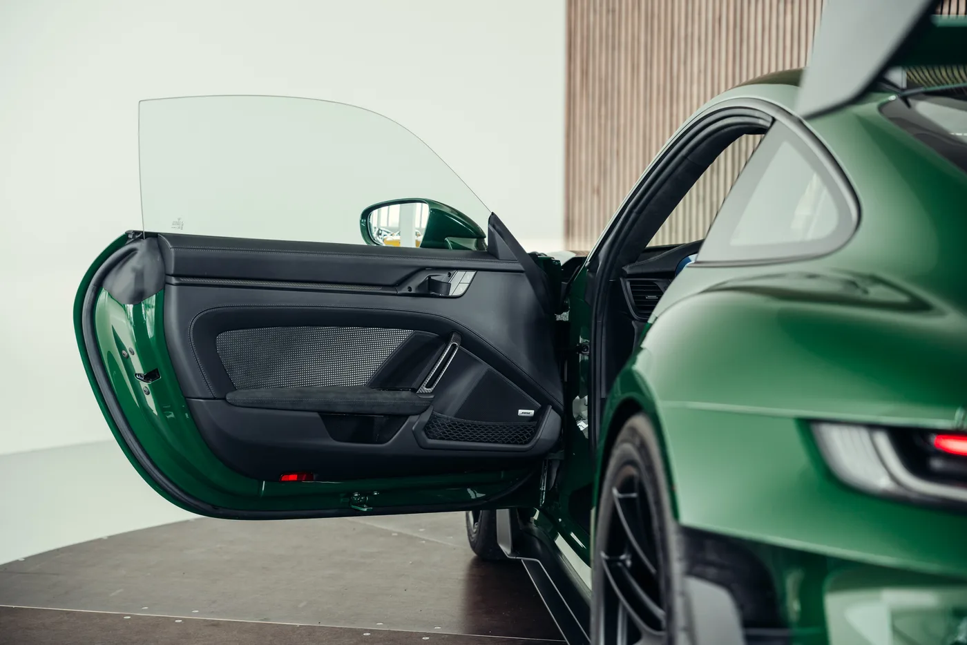 2024 Porsche 911 GT3 RS proposée par un spécialiste de la voiture de collection à Stuttgart, Allemagne, photo 20 sur 25