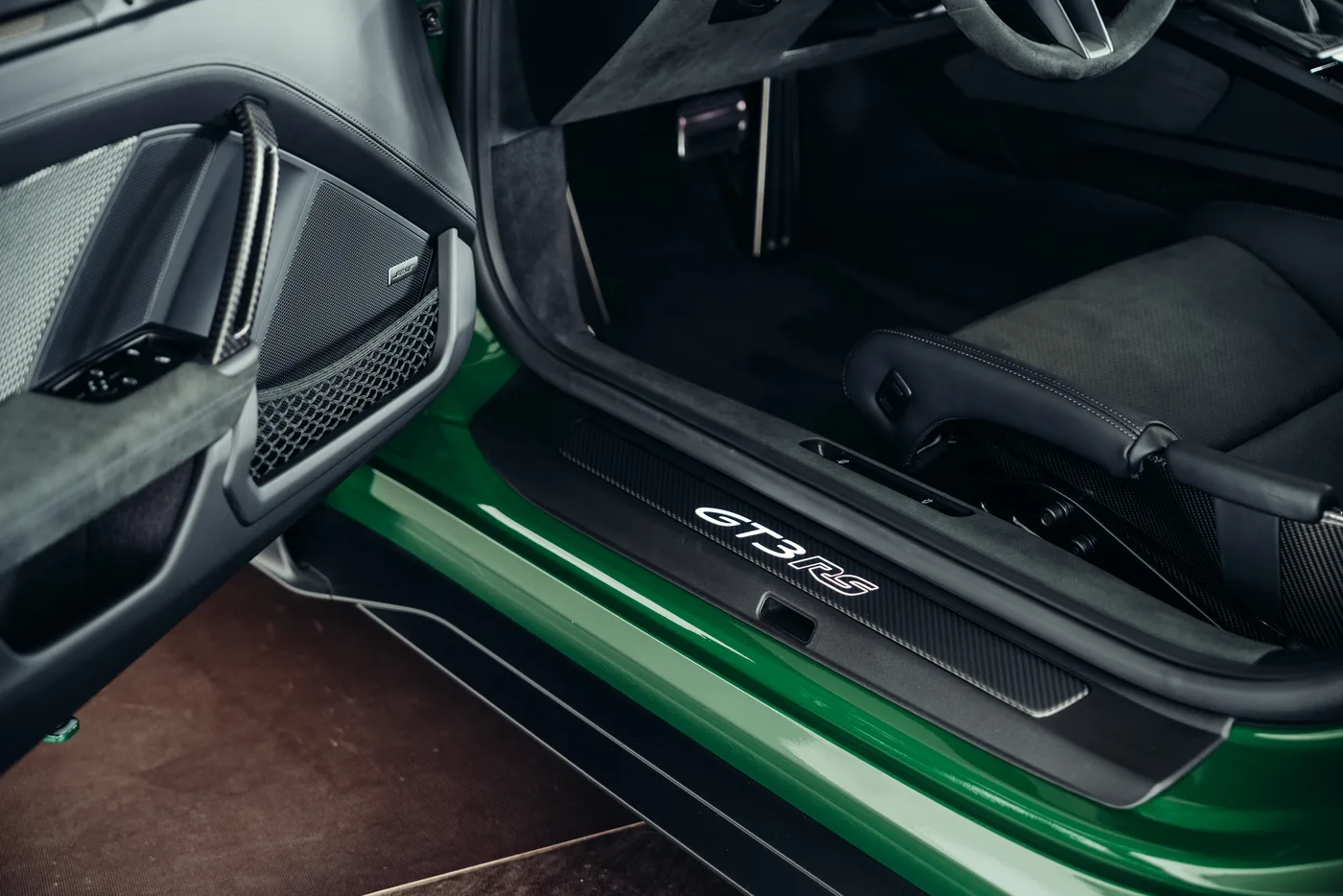 2024 Porsche 911 GT3 RS proposée par un spécialiste de la voiture de collection à Stuttgart, Allemagne, photo 23 sur 25