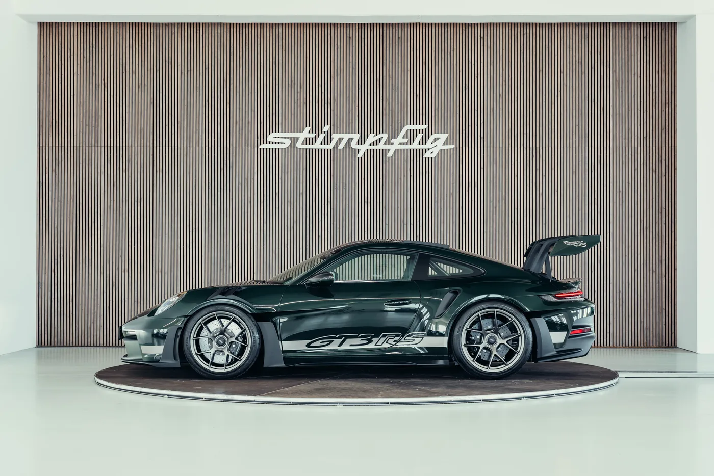 2024 Porsche 911 GT3 RS proposée par un spécialiste de la voiture de collection à Stuttgart, Allemagne, photo 2 sur 25