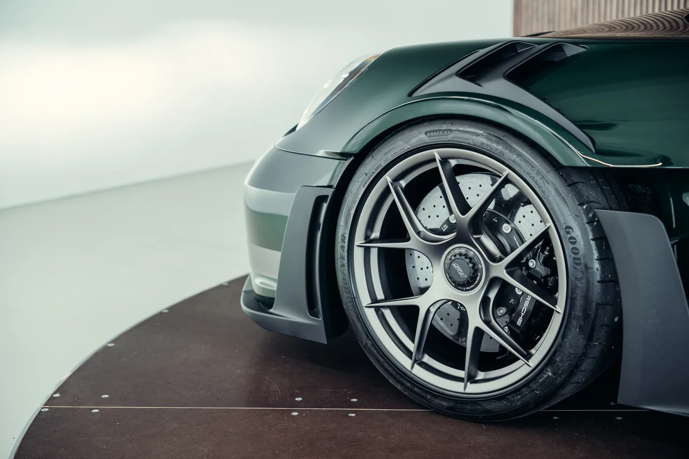 2024 Porsche 911 GT3 RS proposée par un spécialiste de la voiture de collection à Stuttgart, Allemagne, photo 18 sur 25