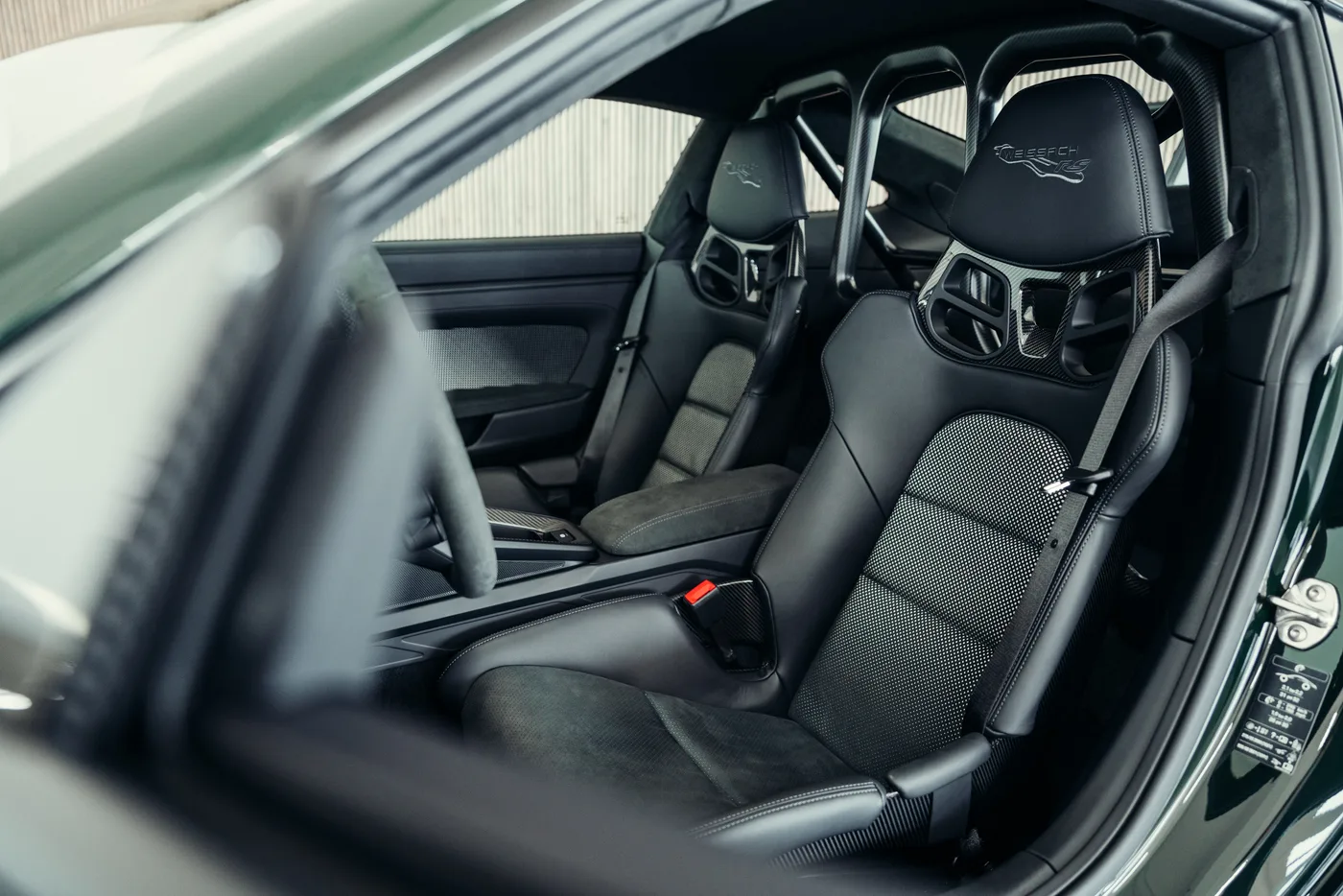 2024 Porsche 911 GT3 RS proposée par un spécialiste de la voiture de collection à Stuttgart, Allemagne, photo 24 sur 25