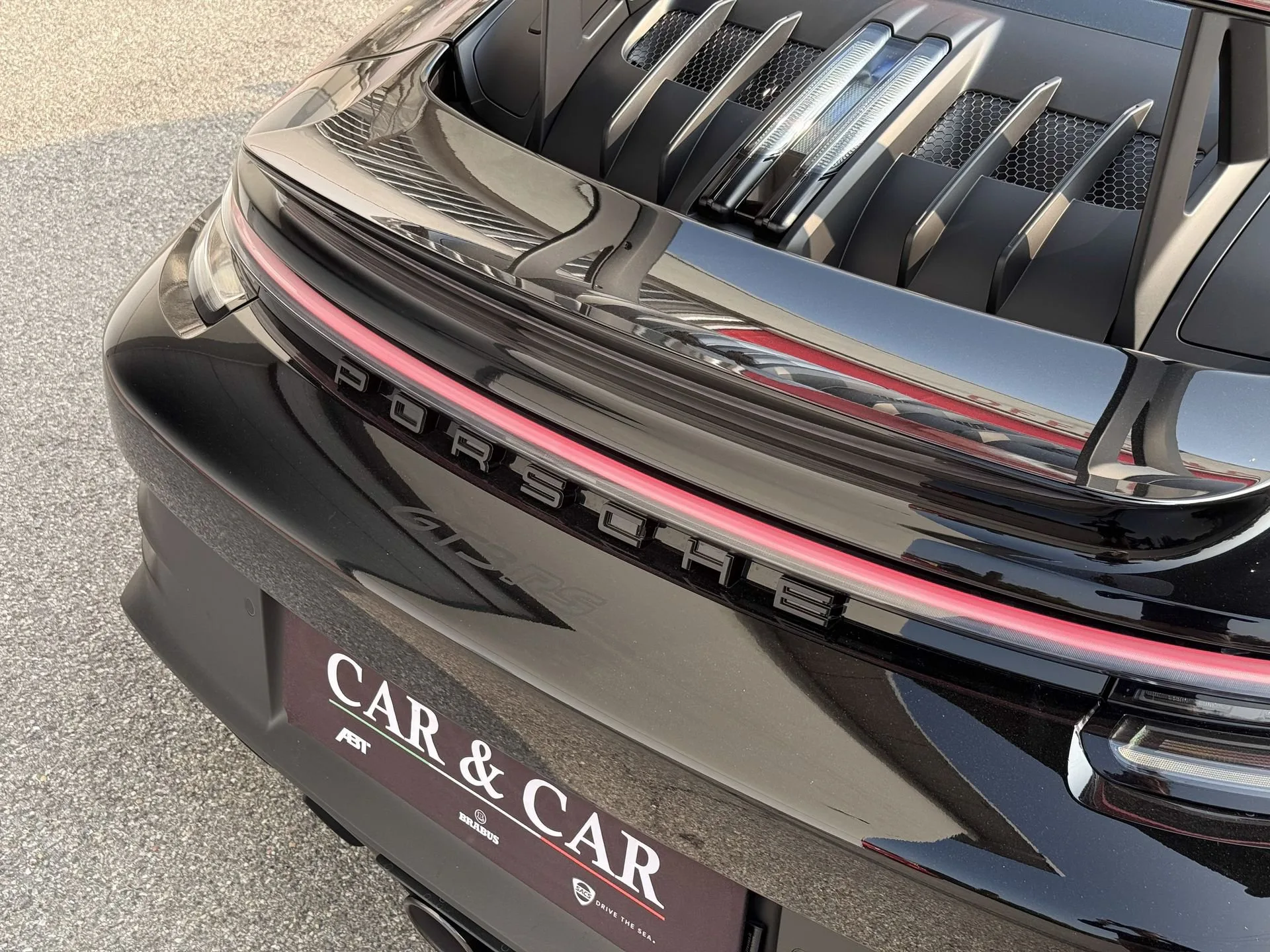 2024 Porsche 911 GT3 RS, 17/18