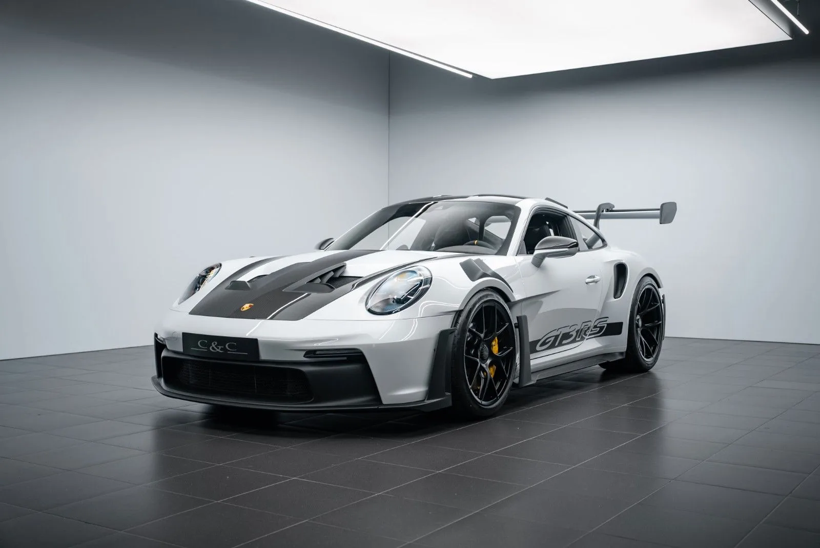 2024 Porsche 911 GT3 RS offered by a supercar dealer in Putzbrunn, Germany, main photo
