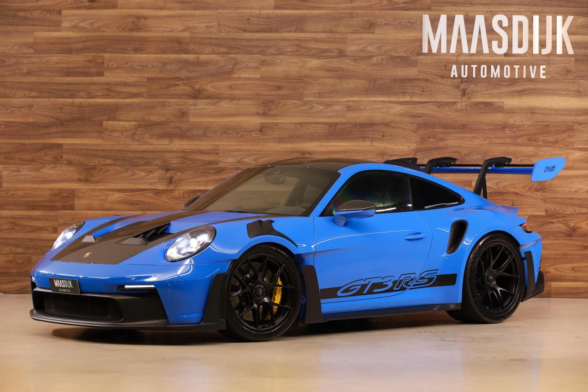2024 Porsche 911 GT3 RS en un concesionario especializado de Werkendam, Países Bajos, foto principal