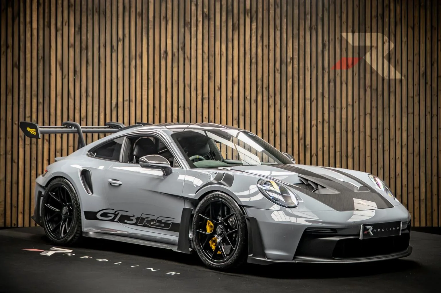 2024 Porsche 911 GT3 RS en un concesionario especializado de Knaresborough, Reino Unido, foto principal