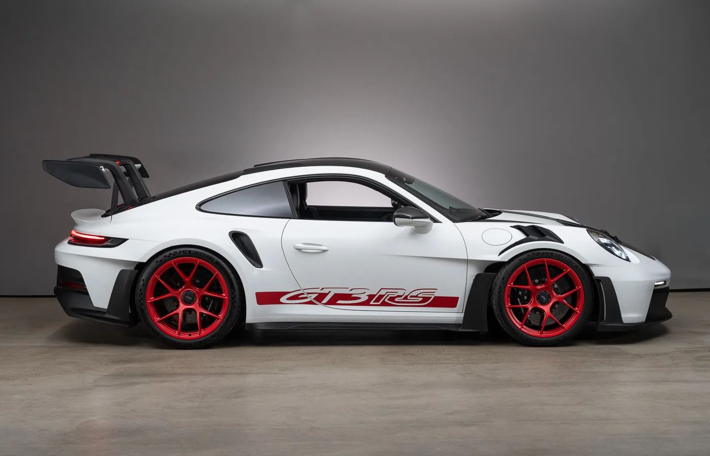 2024 Porsche 911 GT3 RS Weissach (992), 4/30