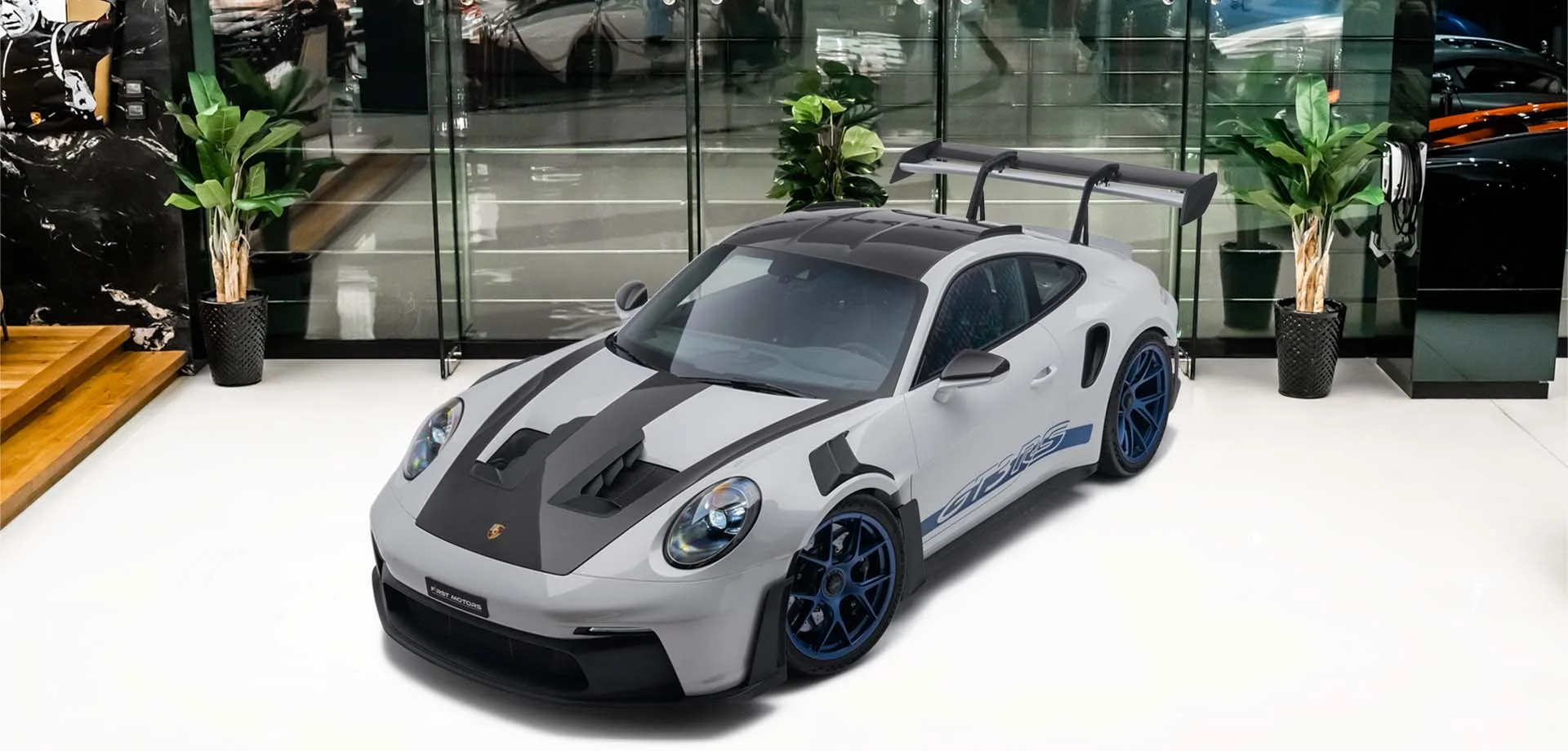 2024 Porsche 911 GT3 RS Weissach package angeboten von einem Fachhändler in Dubai, Vereinigte Arabische Emirate, Hauptfoto