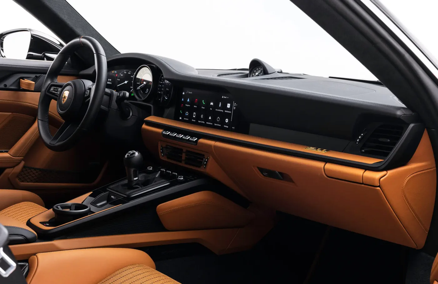2024 Porsche 911 S/T proposée par un concessionnaire spécialisé à Dubai, Émirats arabes unis, photo 6 sur 10