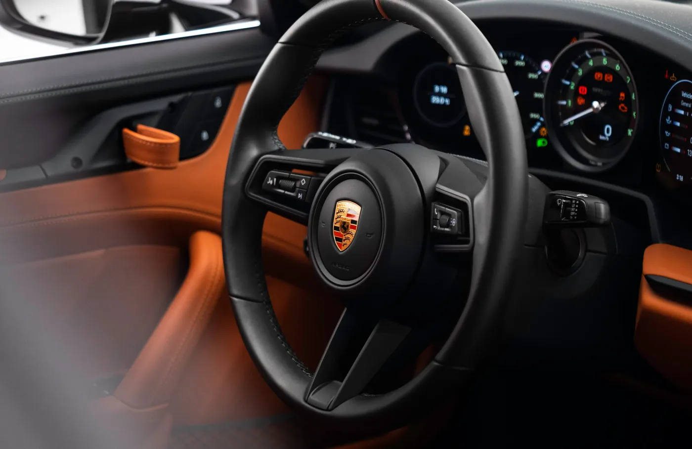 2024 Porsche 911 S/T verkauft von einem Fachhändler in Dubai, Vereinigte Arabische Emirate, Foto 7 von 10