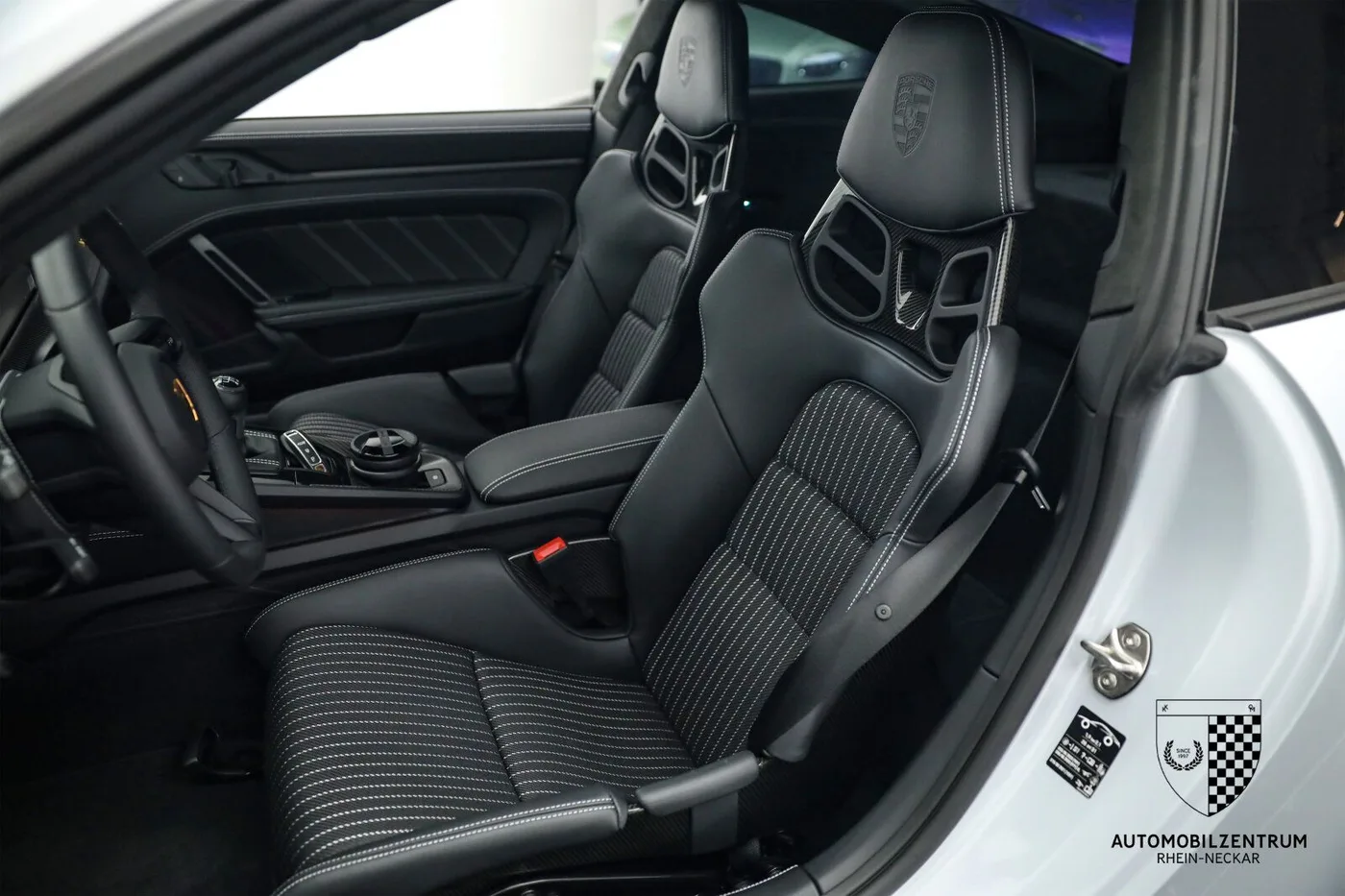 2024 Porsche 911 S/T proposée par un spécialiste de la supercar à Viernheim, Allemagne, photo 18 sur 25