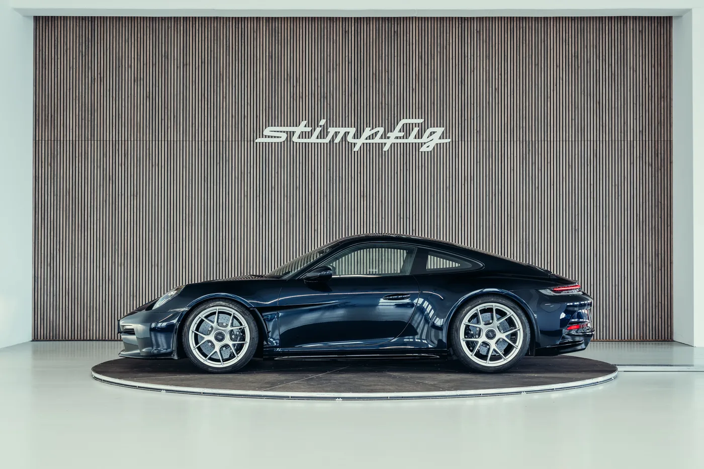 2024 Porsche 911 S/T angeboten von einem Oldtimerspezialisten in Stuttgart, Deutschland, Foto 2 von 25