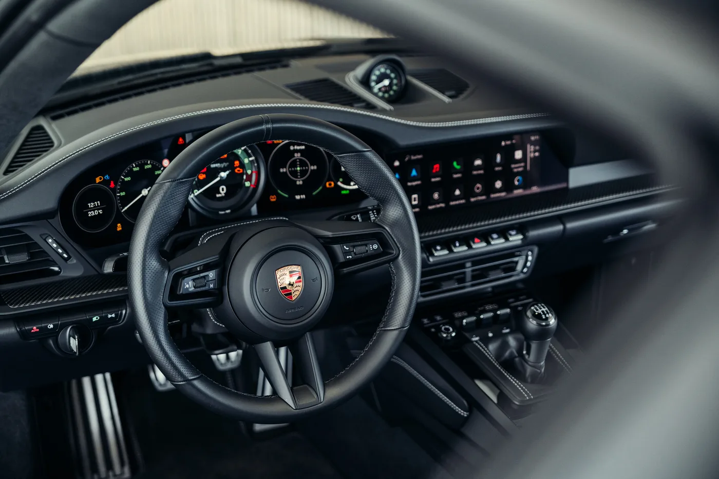 2024 Porsche 911 S/T angeboten von einem Oldtimerspezialisten in Stuttgart, Deutschland, Foto 22 von 25