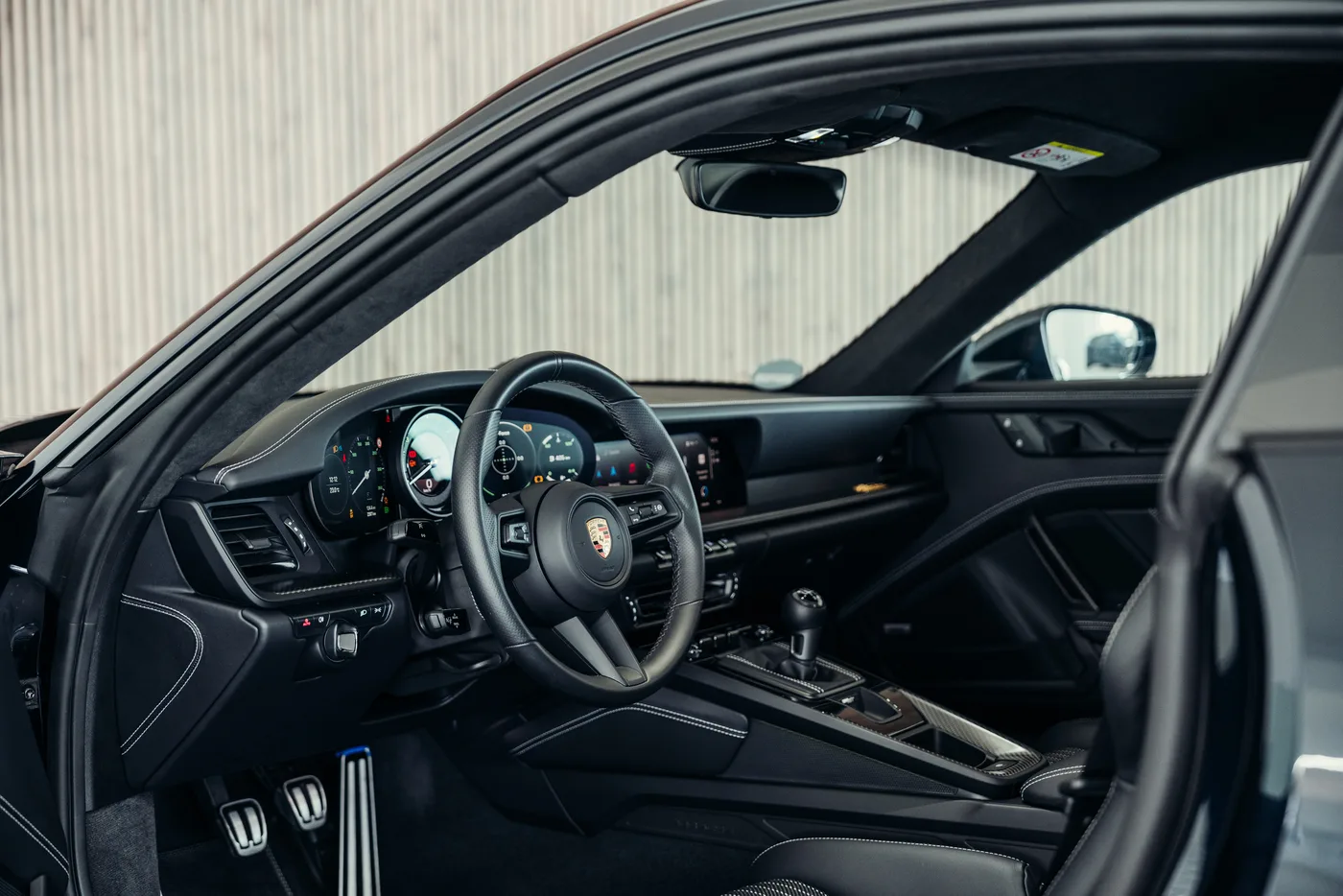 2024 Porsche 911 S/T angeboten von einem Oldtimerspezialisten in Stuttgart, Deutschland, Foto 23 von 25