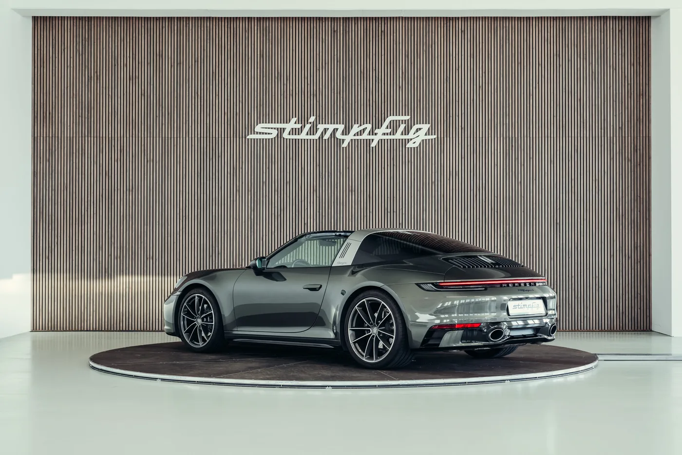 2024 Porsche 911 Targa 4 proposée par un spécialiste de la voiture de collection à Stuttgart, Allemagne, photo 3 sur 25