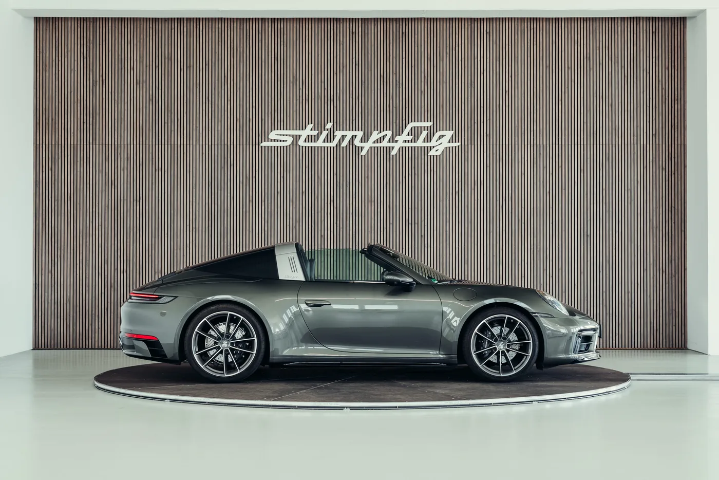 2024 Porsche 911 Targa 4 proposée par un spécialiste de la voiture de collection à Stuttgart, Allemagne, photo 6 sur 25